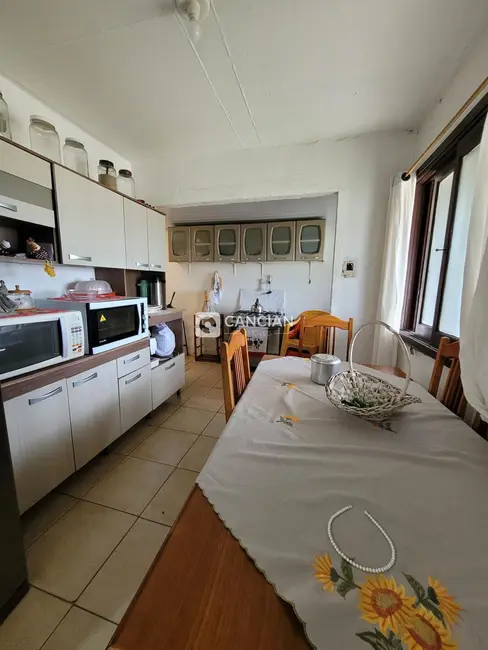 Casa com 2 quartos à venda, 63m2 em Tancredo Neves, Santa Maria - RS - imagem 4 Foto 4 de Casa com 2 quartos à venda, 63m2 em Tancredo Neves, Santa Maria - RS