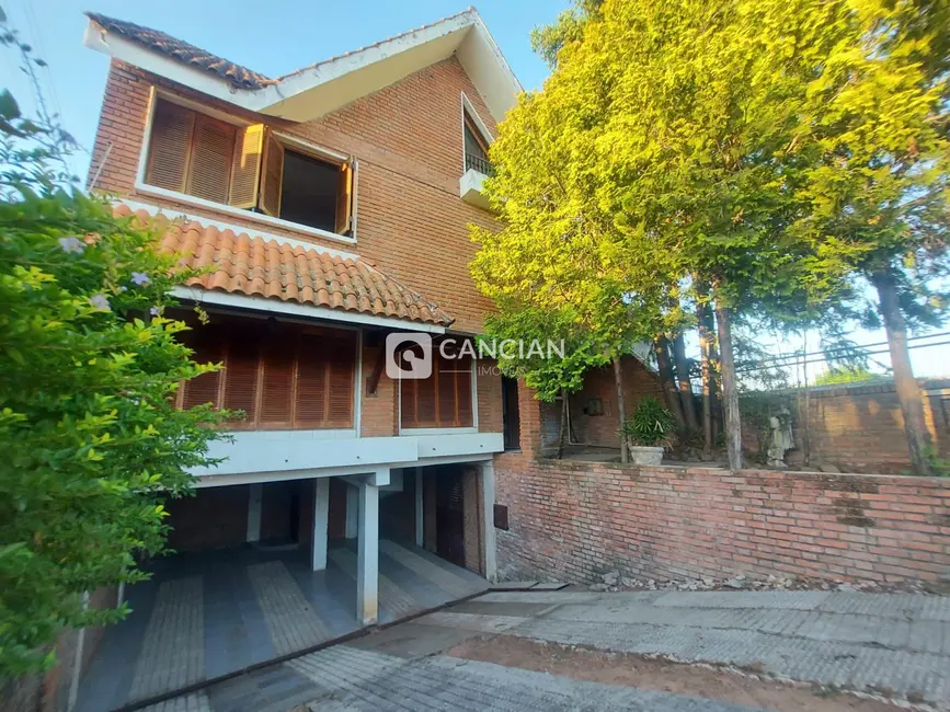 Foto 1 de Casa com 6 quartos à venda, 581m2 em Santa Maria - RS