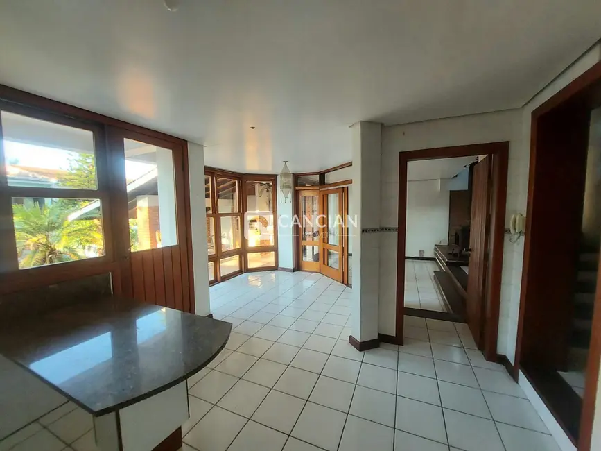 Casa com 6 quartos à venda, 581m2 em Santa Maria - RS - imagem 6 Foto 6 de Casa com 6 quartos à venda, 581m2 em Santa Maria - RS