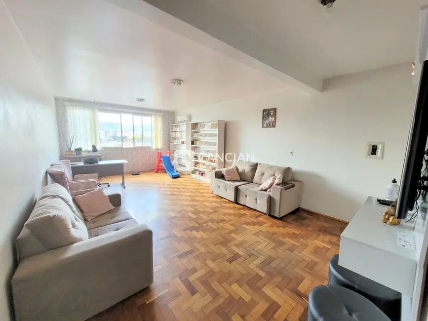 Foto 3 de Apartamento com 3 quartos à venda, 133m2 em Bonfim, Santa Maria - RS