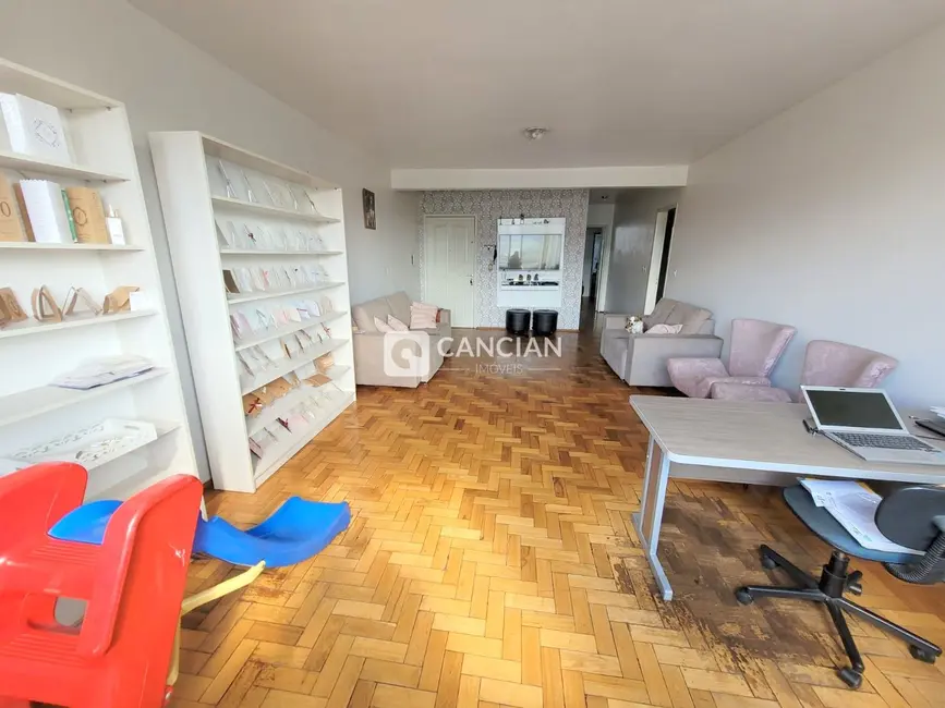 Foto 2 de Apartamento com 3 quartos à venda, 133m2 em Bonfim, Santa Maria - RS