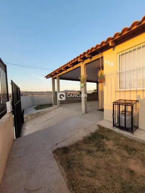 Casa com 2 quartos à venda, 49m2 em Pinheiro Machado, Santa Maria - RS - imagem 2 Foto 2 de Casa com 2 quartos à venda, 49m2 em Pinheiro Machado, Santa Maria - RS