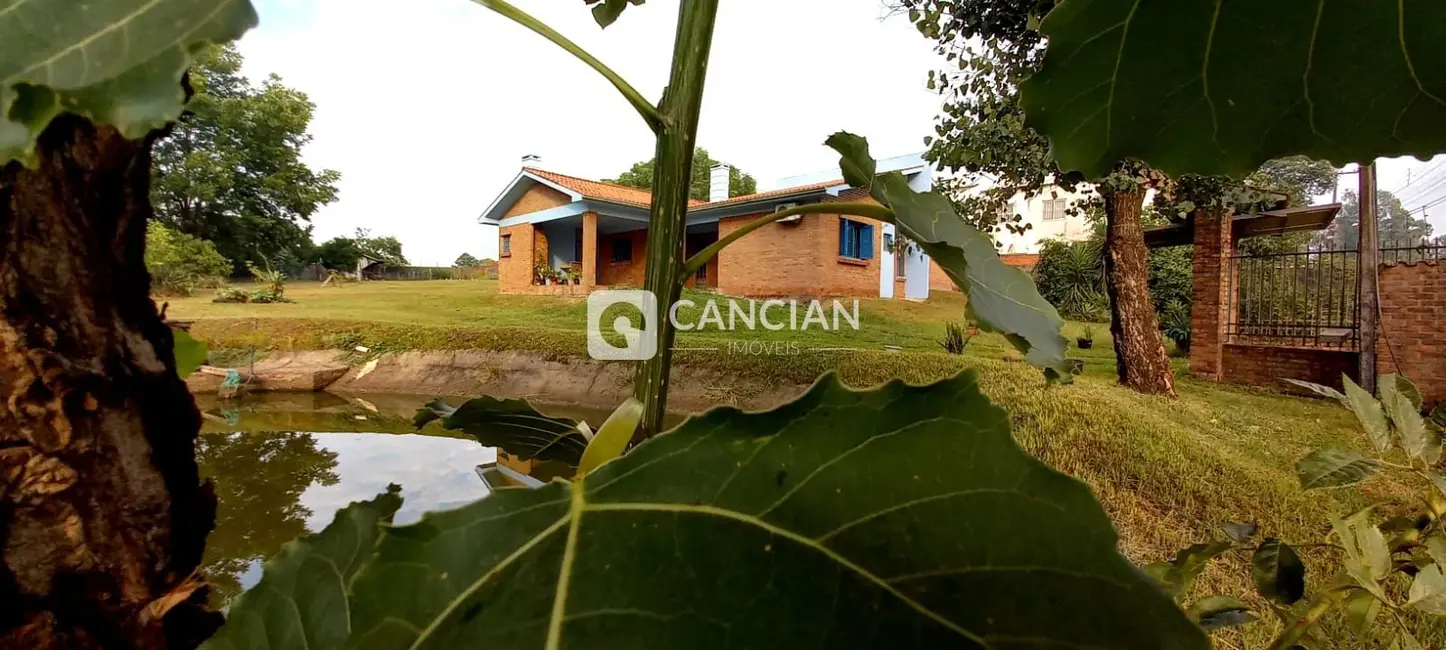 Casa com 3 quartos à venda, 205m2 em Santa Maria - RS - imagem 1 Foto 1 de Casa com 3 quartos à venda, 205m2 em Santa Maria - RS