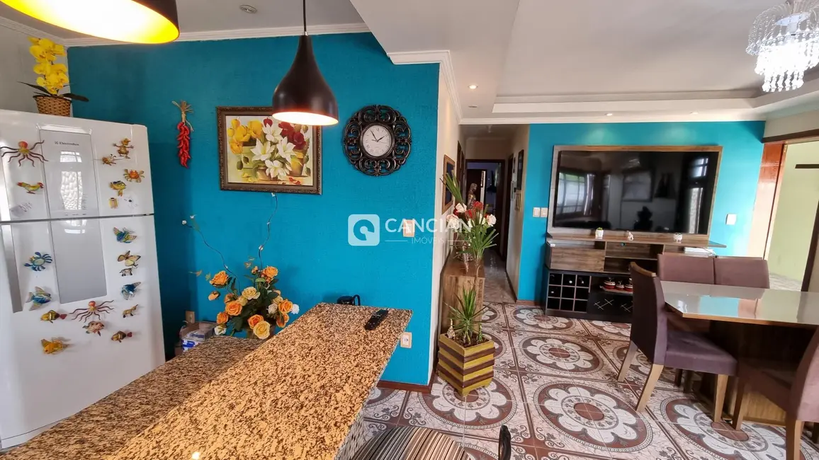 Casa com 3 quartos à venda, 140m2 em Patronato, Santa Maria - RS - imagem 5 Foto 5 de Casa com 3 quartos à venda, 140m2 em Patronato, Santa Maria - RS