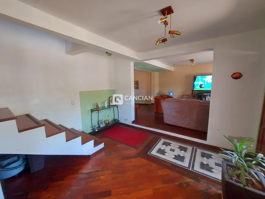 Foto 7 de Casa com 4 quartos à venda, 325m2 em Dom Antônio Reis, Santa Maria - RS