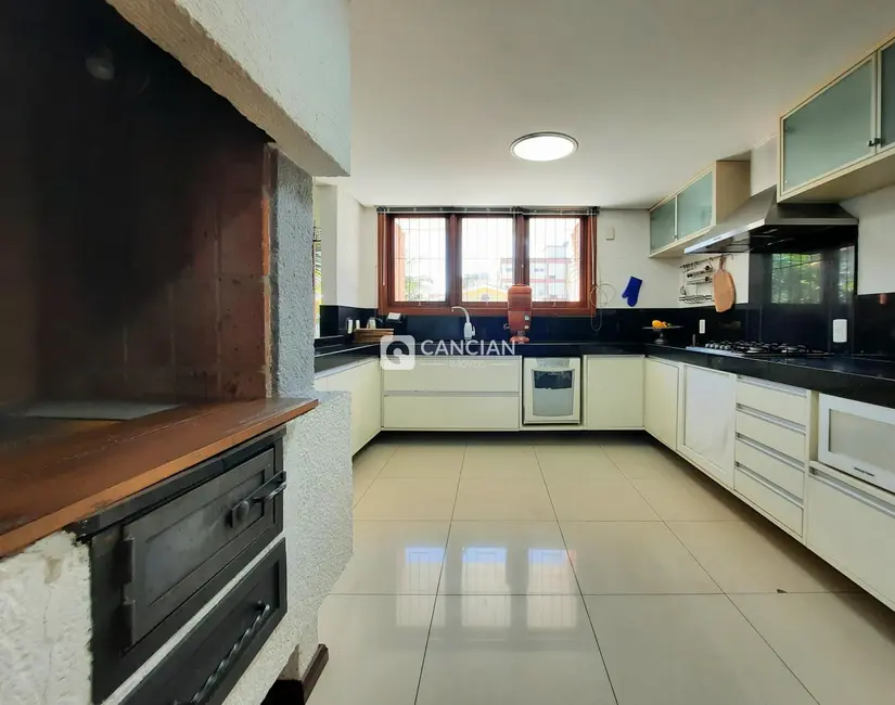 Casa com 3 quartos à venda, 490m2 em Nossa Senhora de Lourdes, Santa Maria - RS - imagem 9 Foto 9 de Casa com 3 quartos à venda, 490m2 em Nossa Senhora de Lourdes, Santa Maria - RS