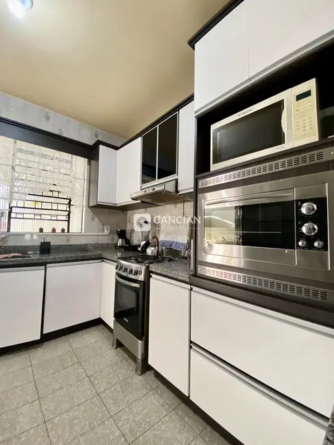 Casa com 3 quartos à venda, 143m2 em Santa Maria - RS - imagem 7 Foto 7 de Casa com 3 quartos à venda, 143m2 em Santa Maria - RS