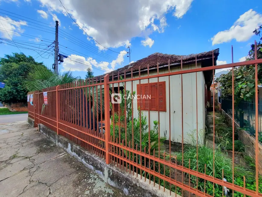 Foto 2 de Terreno / Lote à venda, 300m2 em Juscelino Kubitschek, Santa Maria - RS