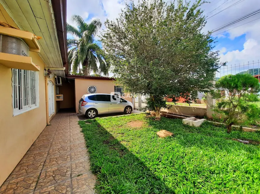 Foto 1 de Casa com 2 quartos à venda, 63m2 em Presidente João Goulart, Santa Maria - RS
