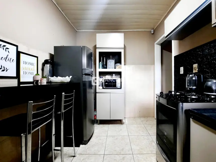 Casa com 2 quartos à venda, 63m2 em Presidente João Goulart, Santa Maria - RS - imagem 8 Foto 8 de Casa com 2 quartos à venda, 63m2 em Presidente João Goulart, Santa Maria - RS