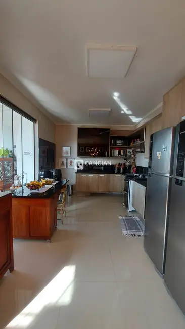 Foto 5 de Apartamento com 3 quartos à venda, 160m2 em Nossa Senhora de Lourdes, Santa Maria - RS