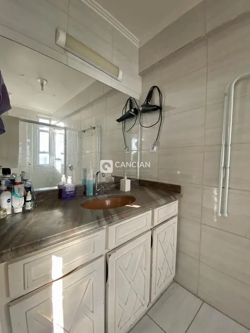 Apartamento com 3 quartos à venda, 119m2 em Santa Maria - RS - imagem 8 Foto 8 de Apartamento com 3 quartos à venda, 119m2 em Santa Maria - RS