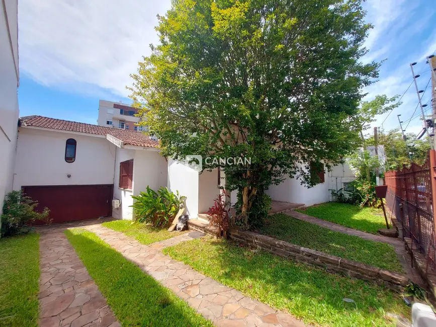 Casa com 3 quartos à venda, 340m2 em Centro, Santa Maria - RS - imagem 4 Foto 4 de Casa com 3 quartos à venda, 340m2 em Centro, Santa Maria - RS