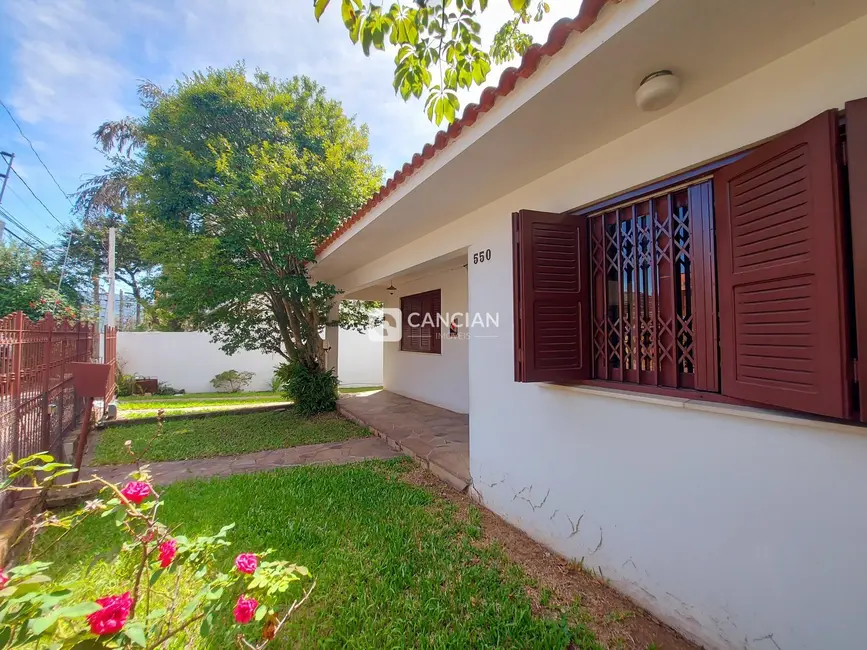 Casa com 3 quartos à venda, 340m2 em Centro, Santa Maria - RS - imagem 3 Foto 3 de Casa com 3 quartos à venda, 340m2 em Centro, Santa Maria - RS