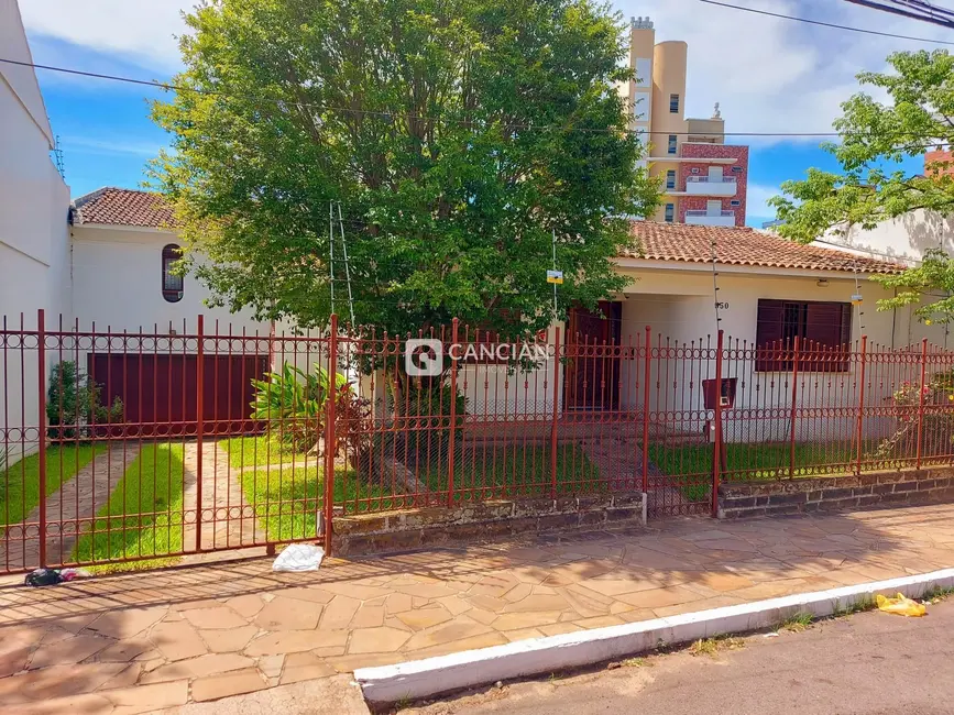 Casa com 3 quartos à venda, 340m2 em Centro, Santa Maria - RS - imagem 1 Foto 1 de Casa com 3 quartos à venda, 340m2 em Centro, Santa Maria - RS