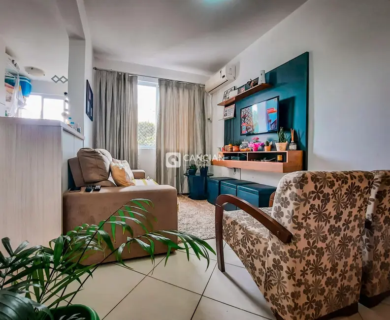 Foto 2 de Apartamento com 2 quartos à venda, 49m2 em Nossa Senhora Medianeira, Santa Maria - RS
