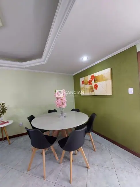 Casa com 4 quartos à venda, 240m2 em São José, Santa Maria - RS - imagem 4 Foto 4 de Casa com 4 quartos à venda, 240m2 em São José, Santa Maria - RS