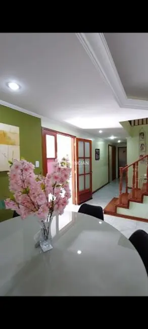 Casa com 4 quartos à venda, 240m2 em São José, Santa Maria - RS - imagem 6 Foto 6 de Casa com 4 quartos à venda, 240m2 em São José, Santa Maria - RS