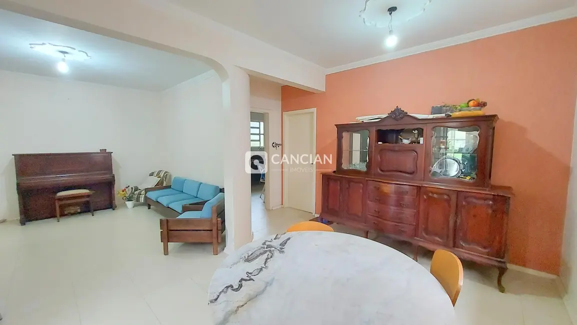 Casa com 4 quartos para alugar, 179m2 em Camobi, Santa Maria - RS - imagem 6 Foto 6 de Casa com 4 quartos para alugar, 179m2 em Camobi, Santa Maria - RS