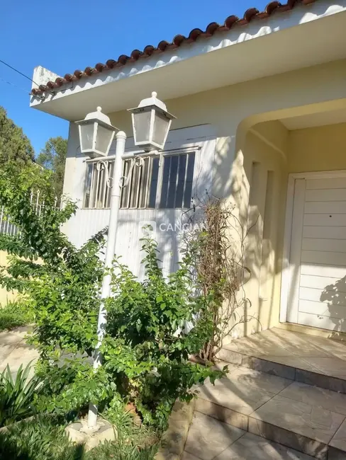 Casa com 4 quartos para alugar, 179m2 em Camobi, Santa Maria - RS - imagem 3 Foto 3 de Casa com 4 quartos para alugar, 179m2 em Camobi, Santa Maria - RS