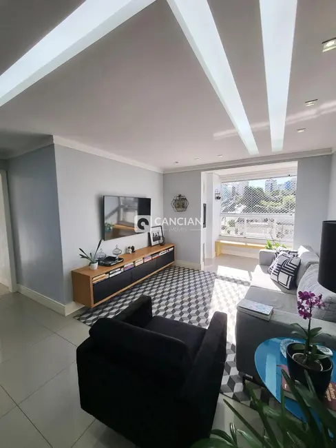 Foto 2 de Apartamento com 2 quartos à venda, 95m2 em Nossa Senhora de Lourdes, Santa Maria - RS