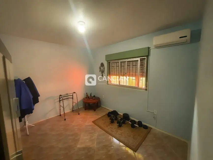 Casa com 3 quartos à venda, 99m2 em Nossa Senhora do Perpétuo Socorro, Santa Maria - RS - imagem 5 Foto 5 de Casa com 3 quartos à venda, 99m2 em Nossa Senhora do Perpétuo Socorro, Santa Maria - RS