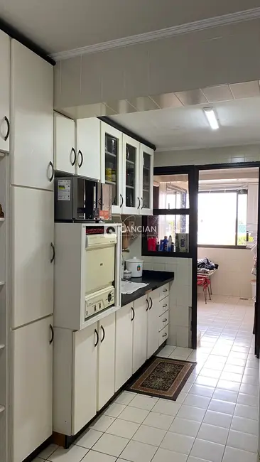 Foto 4 de Apartamento com 2 quartos à venda, 142m2 em Nossa Senhora de Fátima, Santa Maria - RS