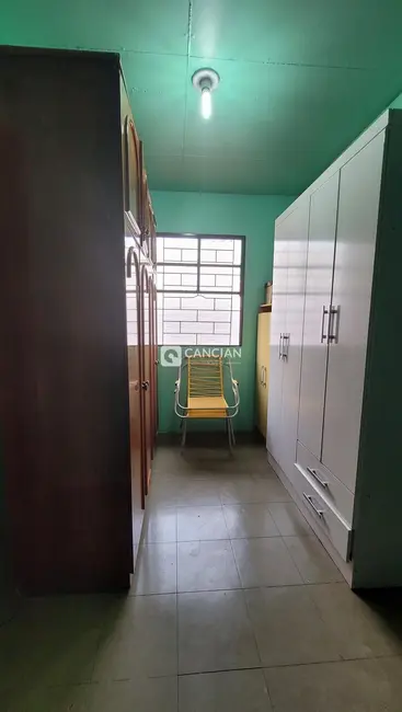 Casa com 3 quartos à venda, 100m2 em Tancredo Neves, Santa Maria - RS - imagem 8 Foto 8 de Casa com 3 quartos à venda, 100m2 em Tancredo Neves, Santa Maria - RS
