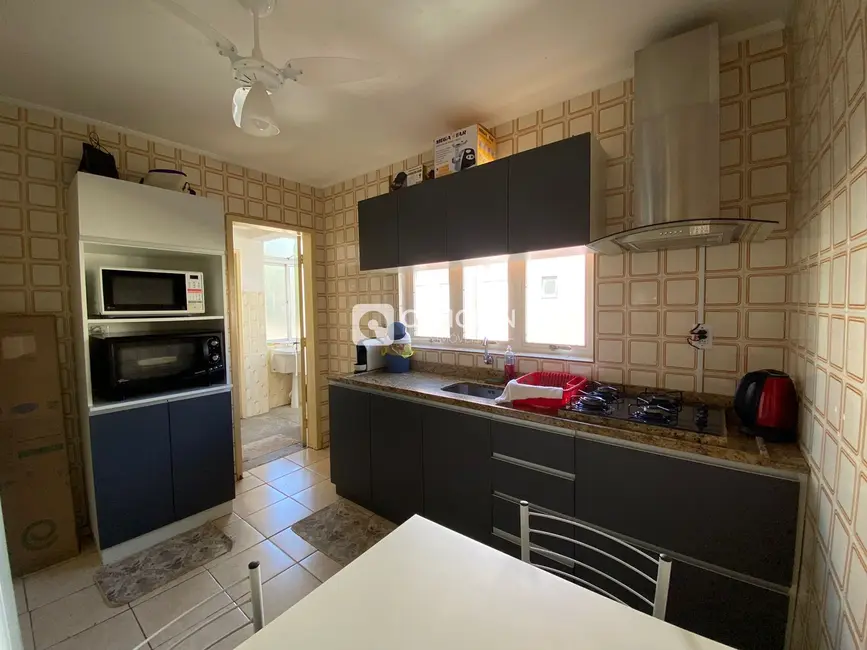 Foto 5 de Apartamento com 3 quartos para alugar, 120m2 em Centro, Santa Maria - RS