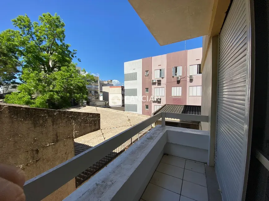 Foto 4 de Apartamento com 3 quartos para alugar, 120m2 em Centro, Santa Maria - RS