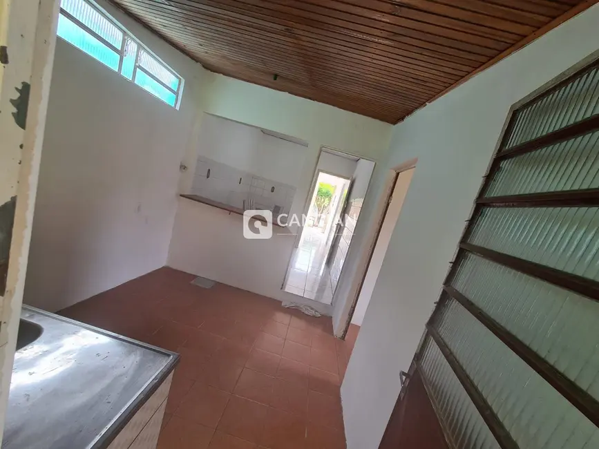 Casa com 3 quartos à venda, 50m2 em São José, Santa Maria - RS - imagem 4 Foto 4 de Casa com 3 quartos à venda, 50m2 em São José, Santa Maria - RS