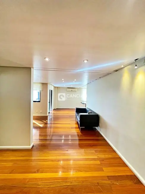 Foto 7 de Apartamento com 3 quartos à venda, 179m2 em Nossa Senhora de Lourdes, Santa Maria - RS