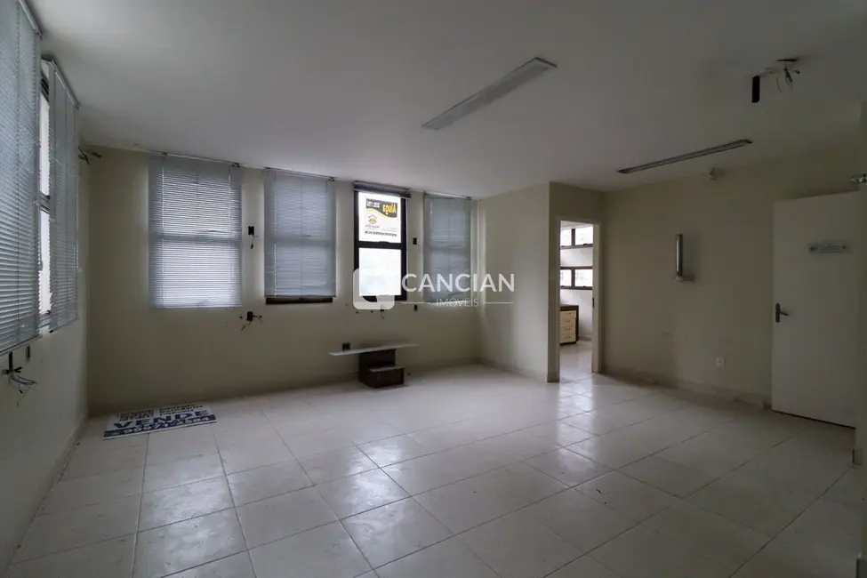 Sala Comercial com 1 quarto para alugar, 53m2 em Centro, Santa Maria - RS - imagem 5 Foto 5 de Sala Comercial com 1 quarto para alugar, 53m2 em Centro, Santa Maria - RS