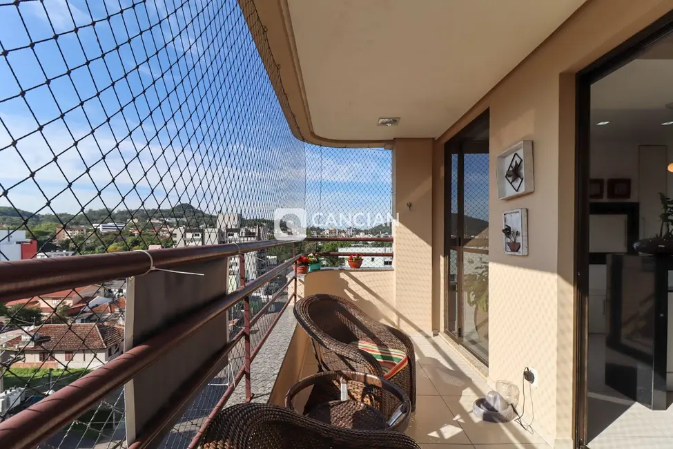 Foto 7 de Apartamento com 3 quartos à venda, 126m2 em Centro, Santa Maria - RS