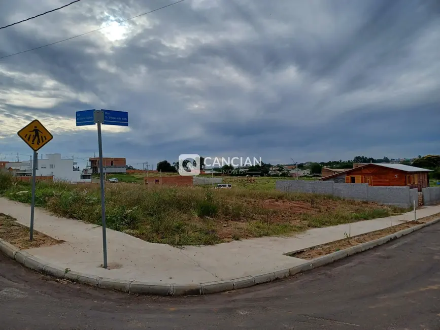 Foto 1 de Terreno / Lote à venda, 338m2 em Pinheiro Machado, Santa Maria - RS