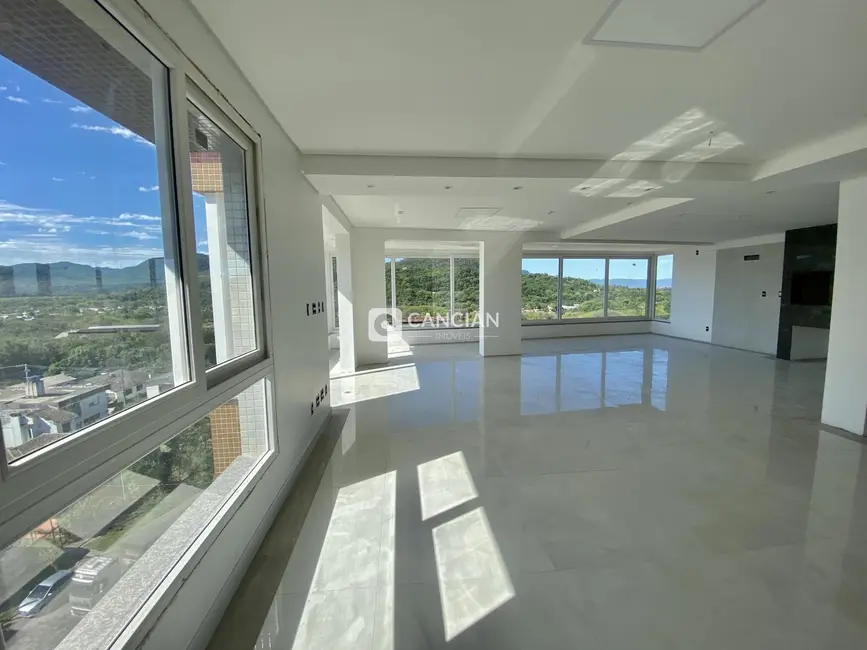 Foto 8 de Apartamento com 3 quartos à venda, 228m2 em Nossa Senhora das Dores, Santa Maria - RS