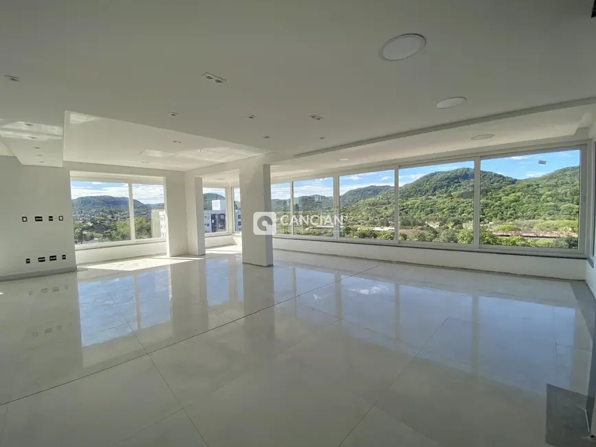 Foto 4 de Apartamento com 3 quartos à venda, 228m2 em Nossa Senhora das Dores, Santa Maria - RS
