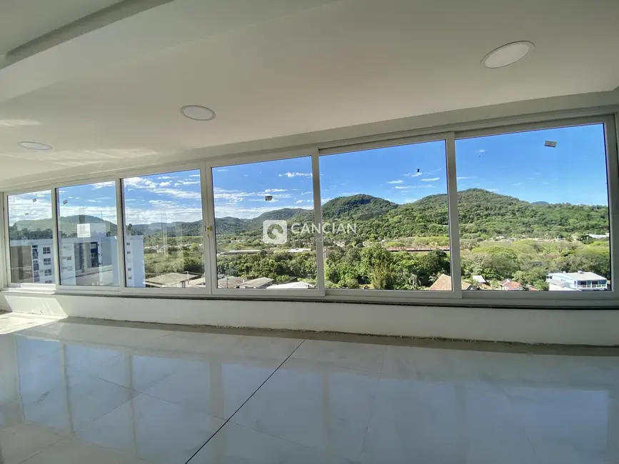 Foto 6 de Apartamento com 3 quartos à venda, 228m2 em Nossa Senhora das Dores, Santa Maria - RS