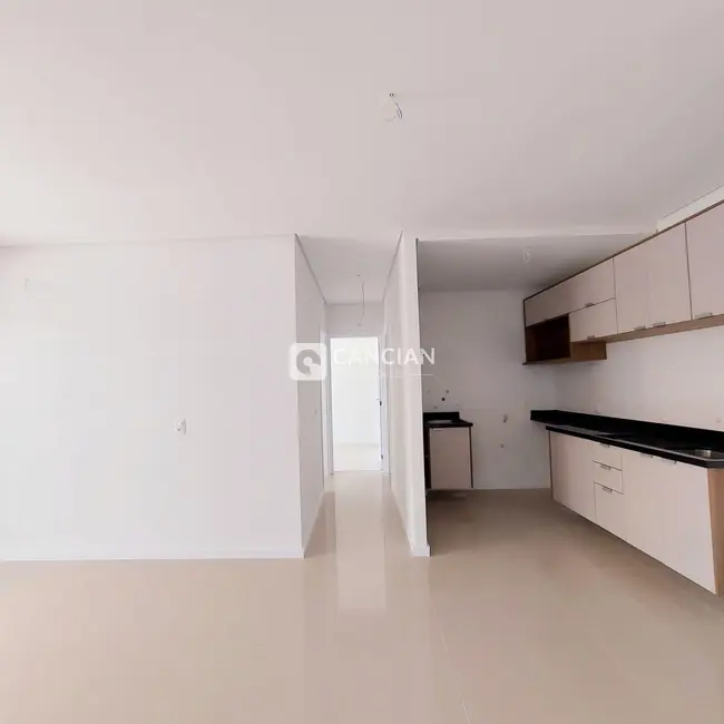 Foto 6 de Apartamento com 2 quartos para alugar, 76m2 em Camobi, Santa Maria - RS