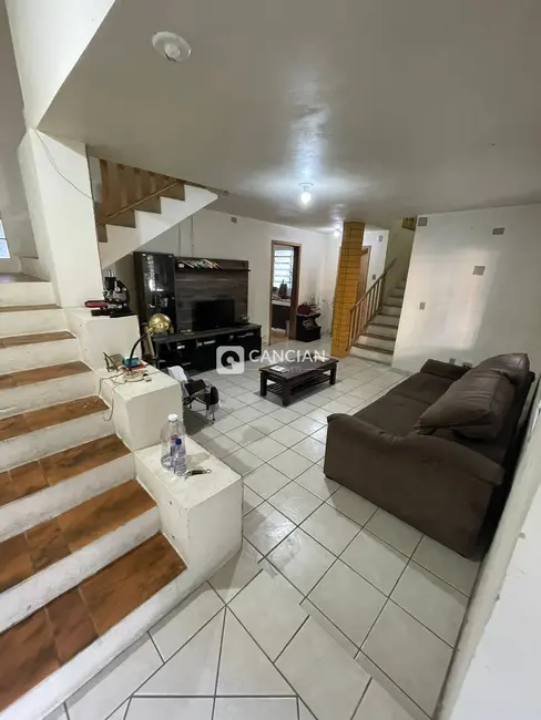 Casa com 2 quartos à venda, 180m2 em Nossa Senhora do Rosário, Santa Maria - RS - imagem 4 Foto 4 de Casa com 2 quartos à venda, 180m2 em Nossa Senhora do Rosário, Santa Maria - RS