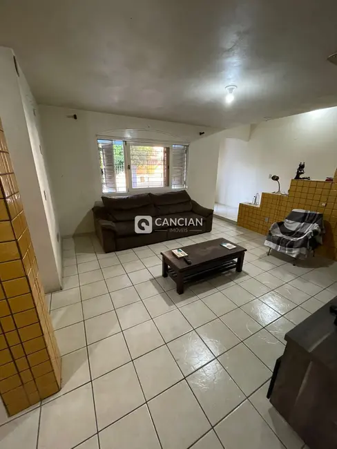 Casa com 2 quartos à venda, 180m2 em Nossa Senhora do Rosário, Santa Maria - RS - imagem 3 Foto 3 de Casa com 2 quartos à venda, 180m2 em Nossa Senhora do Rosário, Santa Maria - RS