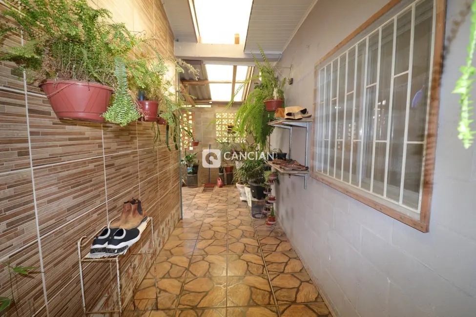 Casa com 3 quartos para alugar, 100m2 em Santa Maria - RS - imagem 3 Foto 3 de Casa com 3 quartos para alugar, 100m2 em Santa Maria - RS
