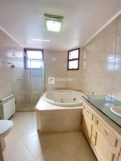 Foto 9 de Apartamento com 3 quartos à venda, 199m2 em Nossa Senhora das Dores, Santa Maria - RS