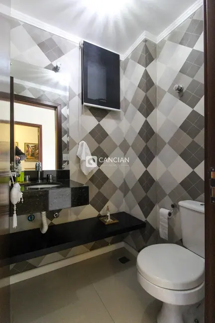 Foto 7 de Apartamento com 3 quartos à venda, 125m2 em Nossa Senhora de Lourdes, Santa Maria - RS