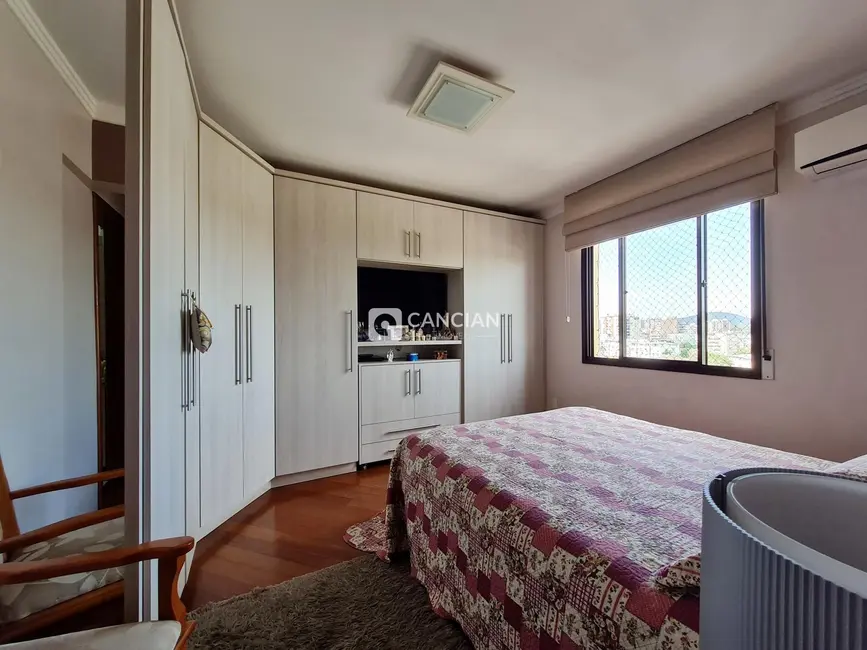 Foto 8 de Apartamento com 3 quartos à venda, 106m2 em Centro, Santa Maria - RS