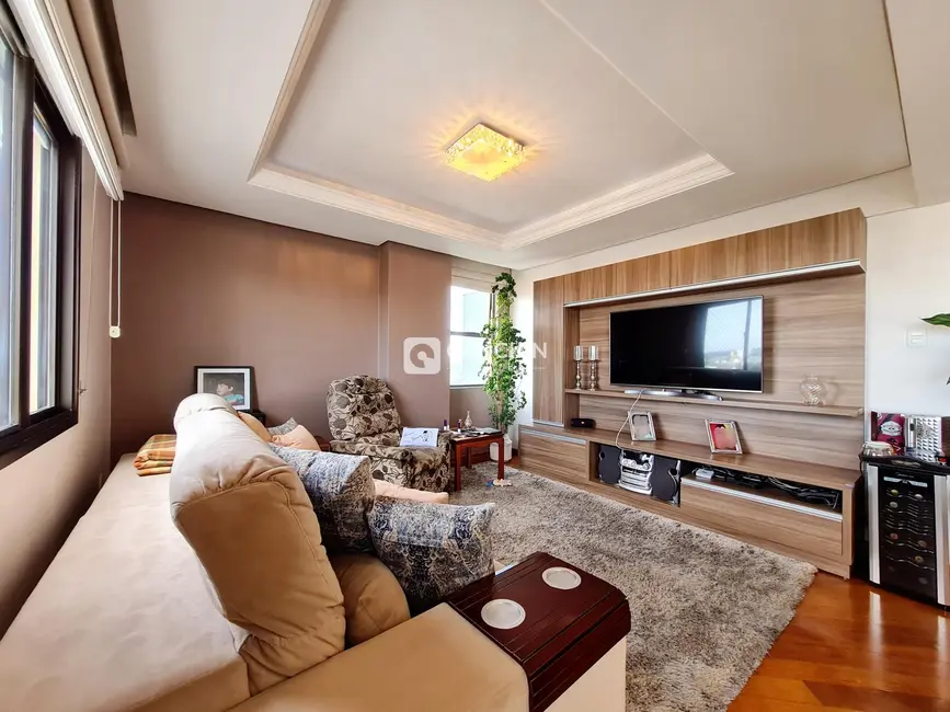 Foto 1 de Apartamento com 3 quartos à venda, 106m2 em Centro, Santa Maria - RS