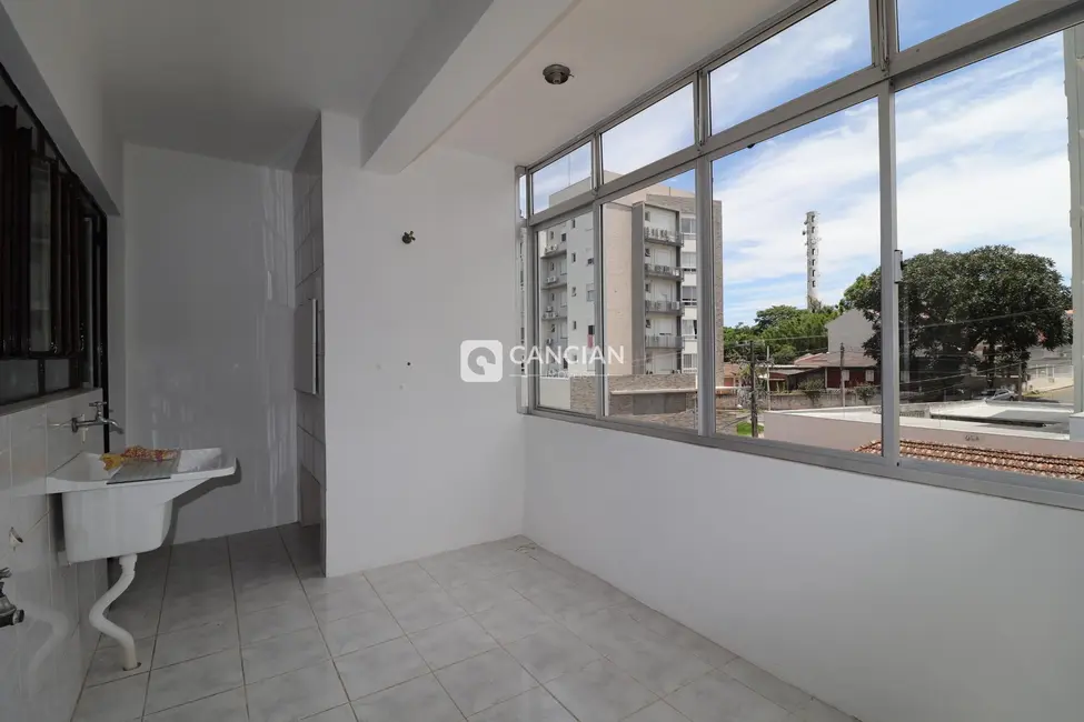 Apartamento com 3 quartos para alugar, 143m2 em Nossa Senhora das Dores, Santa Maria - RS - imagem 9 Foto 9 de Apartamento com 3 quartos para alugar, 143m2 em Nossa Senhora das Dores, Santa Maria - RS