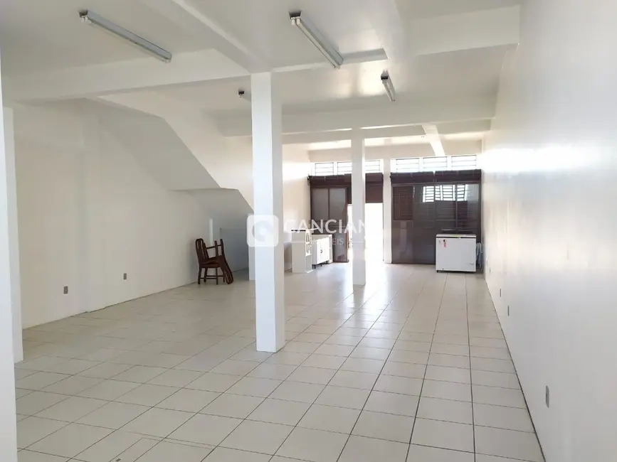 Foto 2 de Loja com 3 quartos à venda, 300m2 em Juscelino Kubitschek, Santa Maria - RS