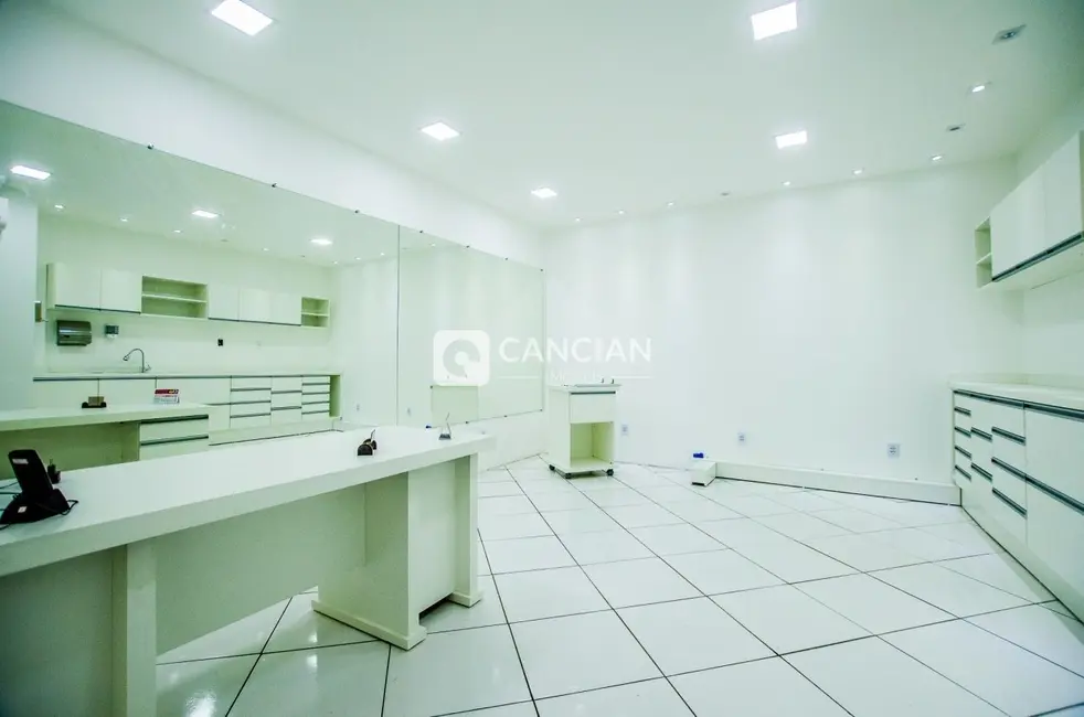 Foto 2 de Loja com 4 quartos à venda, 180m2 em Camobi, Santa Maria - RS