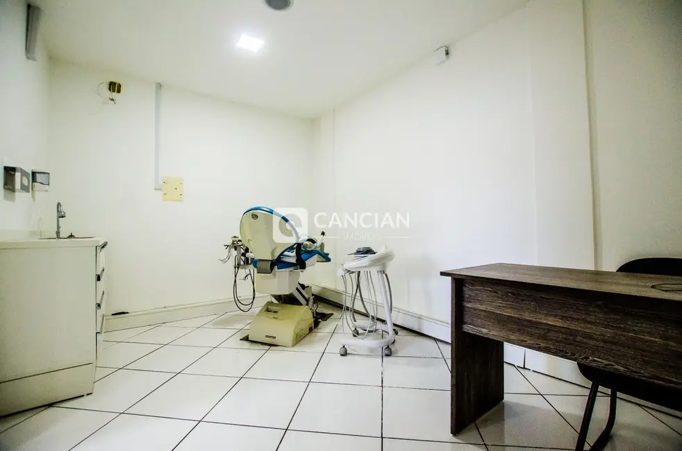 Foto 3 de Loja com 4 quartos à venda, 180m2 em Camobi, Santa Maria - RS